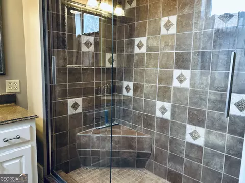 Bath - 391 Yonah St, Cornelia, GA 30531 photo 3 of 3