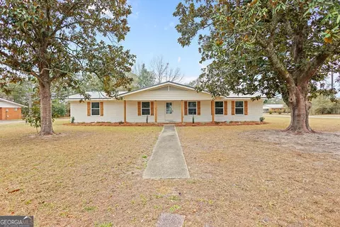 215 Glynn St, Jesup, GA 31545