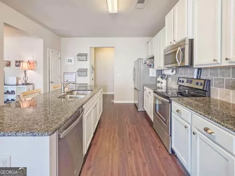 Kitchen - 7281 Silk Tree Pointe, Braselton, GA 30517 photo 1 of 2