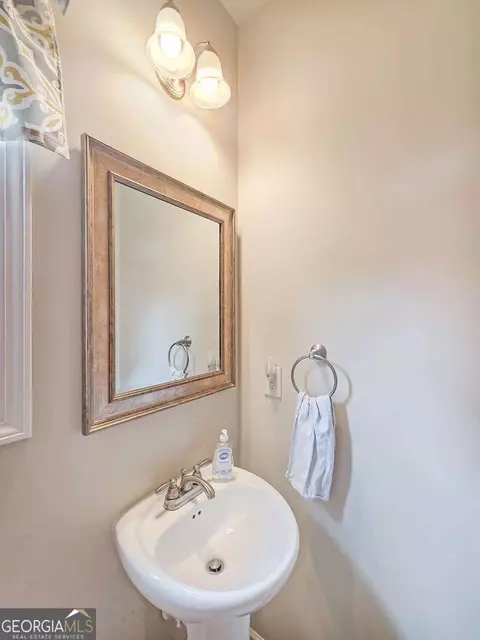 Bath - 7281 Silk Tree Pointe, Braselton, GA 30517 photo 1 of 4