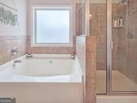 Bath - 7281 Silk Tree Pointe, Braselton, GA 30517 photo 2 of 4