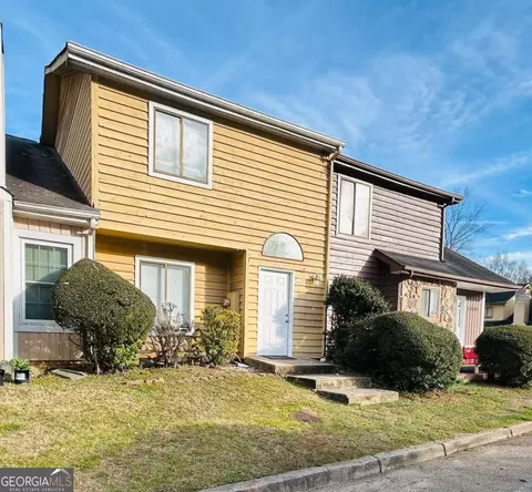 5841 Trent Walk Dr, Lithonia, GA 30038