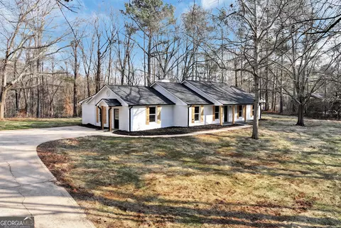 Exterior - 587 Forest Ln, Colbert, GA 30628 photo 2 of 21