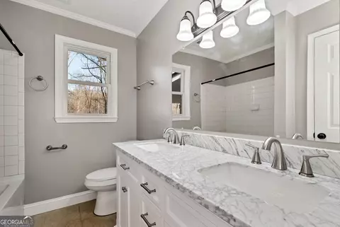 Bath - 587 Forest Ln, Colbert, GA 30628 photo 1 of 1