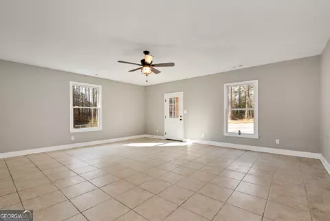 Living - 587 Forest Ln, Colbert, GA 30628 photo 10 of 10