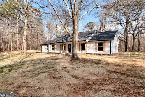 Exterior - 587 Forest Ln, Colbert, GA 30628 photo 8 of 21