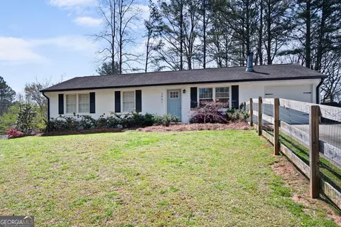 3951 Garden Cir, Acworth, GA 30101