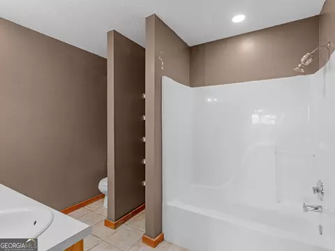 Bath - 1766 Bates Rd, Concord, GA 30206 photo 2 of 3