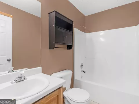 Bath - 1766 Bates Rd, Concord, GA 30206 photo 1 of 3