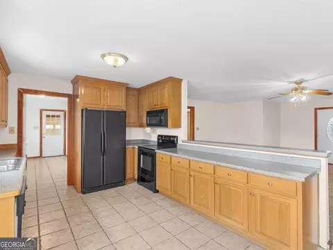 Kitchen - 1766 Bates Rd, Concord, GA 30206 photo 2 of 5