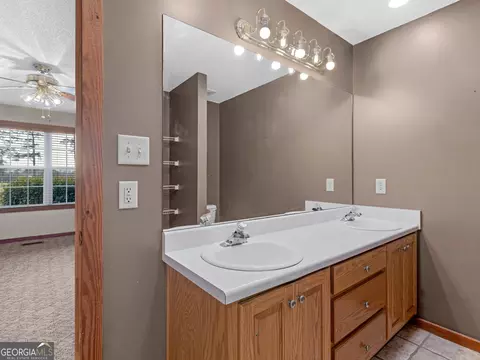 Bath - 1766 Bates Rd, Concord, GA 30206 photo 3 of 3