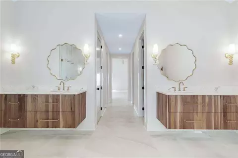 Entry Way - 2991 Surrey Ln, Chamblee, GA 30341 photo 6 of 6
