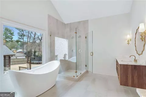 Bath - 2991 Surrey Ln, Chamblee, GA 30341 photo 4 of 8