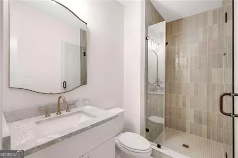 Bath - 2991 Surrey Ln, Chamblee, GA 30341 photo 6 of 8
