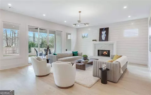 Living - 2991 Surrey Ln, Chamblee, GA 30341 photo 3 of 4
