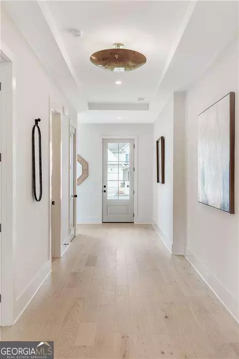 Entry Way - 2991 Surrey Ln, Chamblee, GA 30341 photo 2 of 6