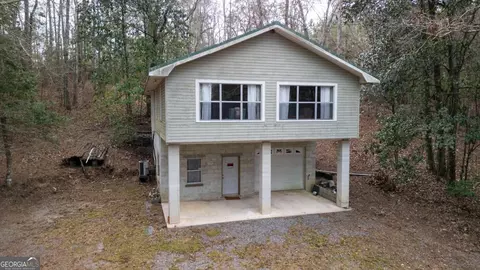 1380 Landing Rd, Baxley, GA 31513