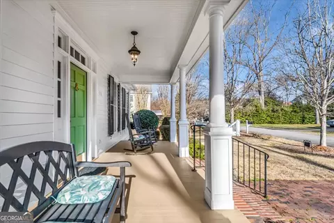 Exterior - 661 E Walton St, Madison, GA 30650 photo 3 of 8