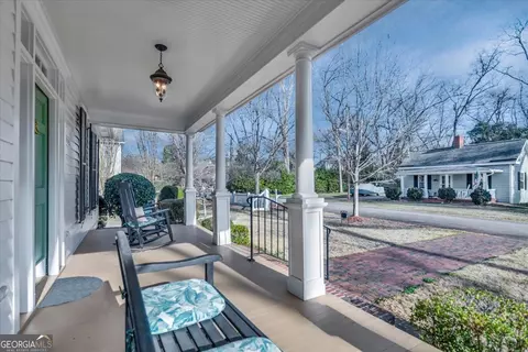 Exterior - 661 E Walton St, Madison, GA 30650 photo 4 of 8