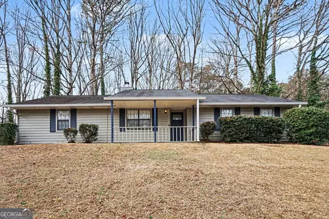 2221 Davis Oaks Ct, Stone Mountain, GA 30087