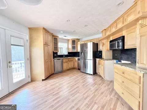 Kitchen - 185 Mountain Rdg, Covington, GA 30016 photo 2 of 3