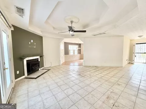 Living - 185 Mountain Rdg, Covington, GA 30016 photo 2 of 3