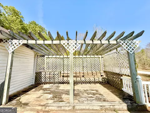 Exterior - 185 Mountain Rdg, Covington, GA 30016 photo 6 of 8