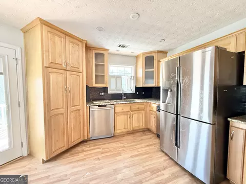 Kitchen - 185 Mountain Rdg, Covington, GA 30016 photo 1 of 3