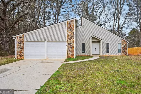 295 River Chase Dr, Jonesboro, GA 30238