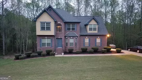 210 Woodcliff Ct, Fairburn, GA 30213