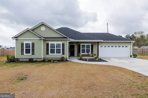 87 N Moody Dr, Ray City, GA 31645