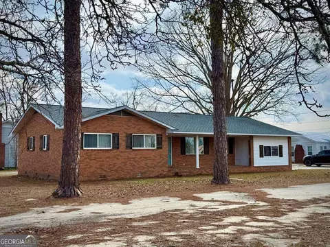36 N Cromartie St, Hazlehurst, GA 31539