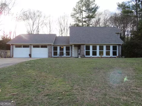 65 Oakwood Dr, Cedartown, GA 30125