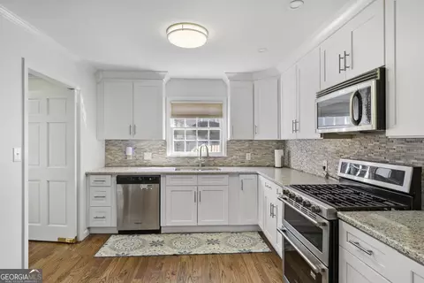 Kitchen - 20 Riverview Rd SE, Rome, GA 30161 photo 2 of 3