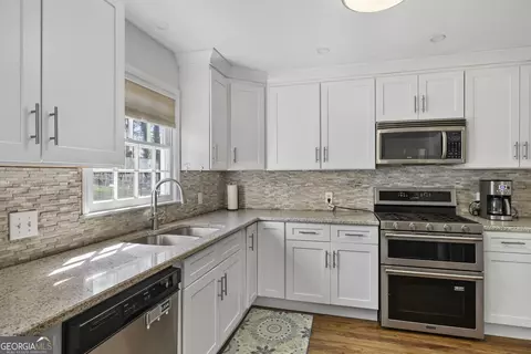 Kitchen - 20 Riverview Rd SE, Rome, GA 30161 photo 3 of 3