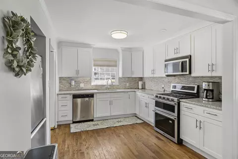 Kitchen - 20 Riverview Rd SE, Rome, GA 30161 photo 1 of 3
