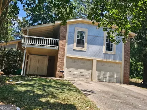 5784 Albans Cir, Lithonia, GA 30058