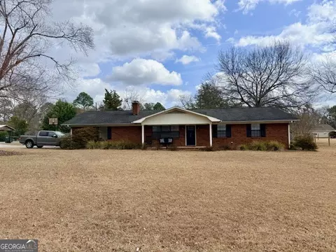 705 S Kennedy St, Metter, GA 30439
