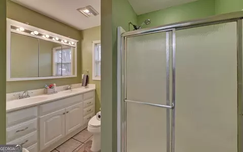 Bath - 926 Skyline Dr, Toccoa, GA 30577 photo 1 of 1