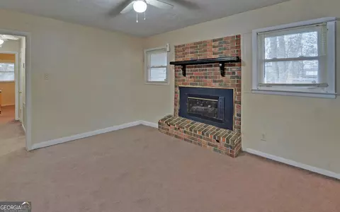 Living - 926 Skyline Dr, Toccoa, GA 30577 photo 10 of 10
