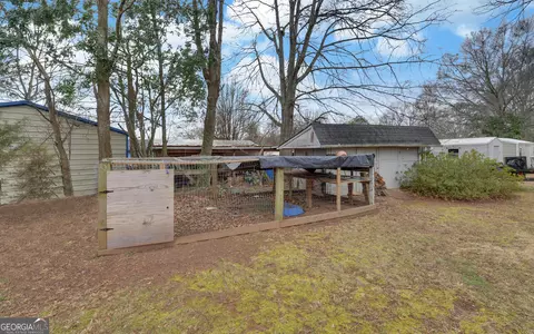 Exterior - 926 Skyline Dr, Toccoa, GA 30577 photo 12 of 13