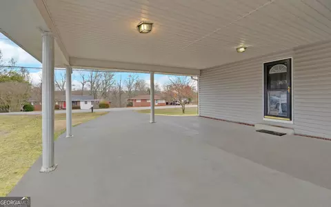Exterior - 926 Skyline Dr, Toccoa, GA 30577 photo 7 of 13