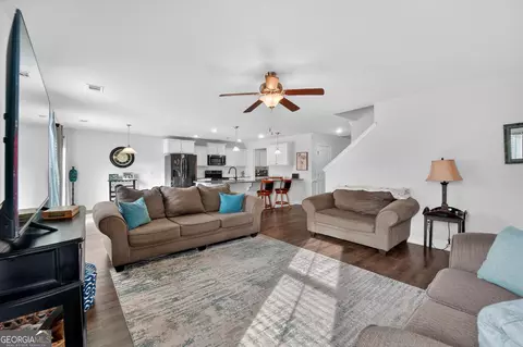 Entry Way - 618 Bledsoe Dr, Guyton, GA 31312 photo 1 of 11