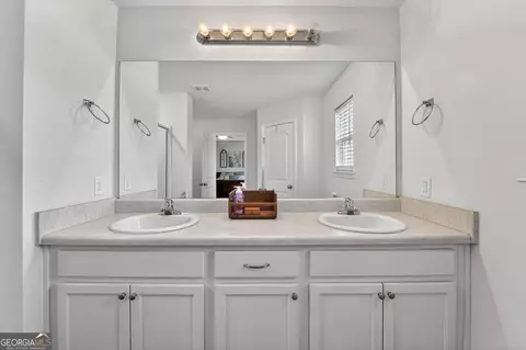 Bath - 618 Bledsoe Dr, Guyton, GA 31312 photo 3 of 5