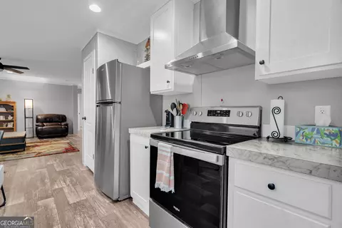Kitchen - 102 Meadowlark Ln, Toccoa, GA 30577 photo 3 of 3
