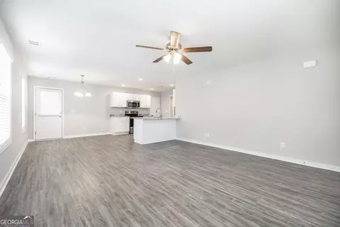 Living - 103 Denali Dr, Perry, GA 31069 photo 1 of 3