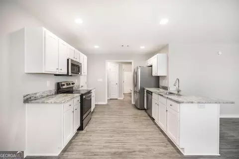 Kitchen - 103 Denali Dr, Perry, GA 31069 photo 1 of 3