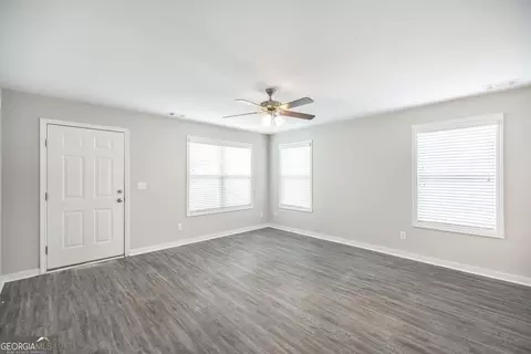 Living - 103 Denali Dr, Perry, GA 31069 photo 2 of 3