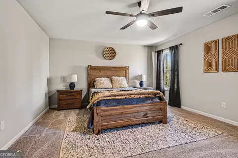 Bedroom - 994 Lakeview Dr, Commerce, GA 30529 photo 7 of 8