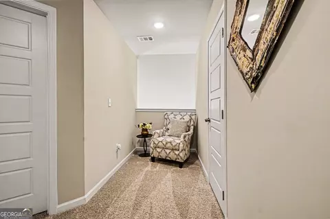 Entry Way - 994 Lakeview Dr, Commerce, GA 30529 photo 2 of 2